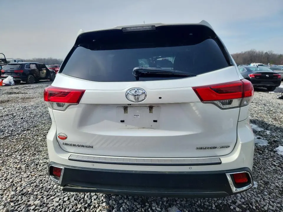 2017 TOYOTA HIGHLANDER LIMITED  