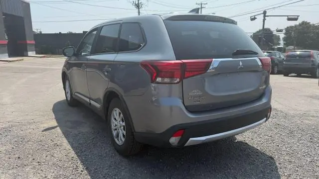 2018 MITSUBISHI OUTLANDER ES  