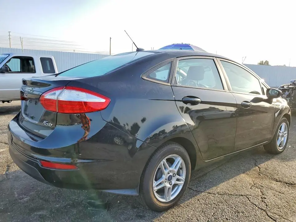 2017 FORD FIESTA SE  