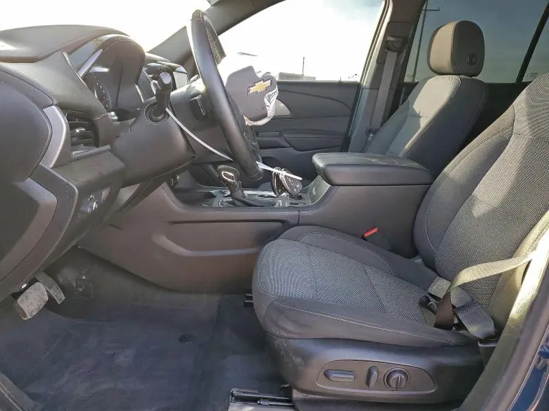 2023 CHEVROLET TRAVERSE LT  