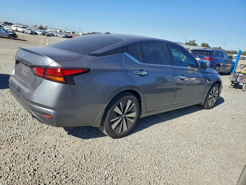 2021 NISSAN ALTIMA SL  