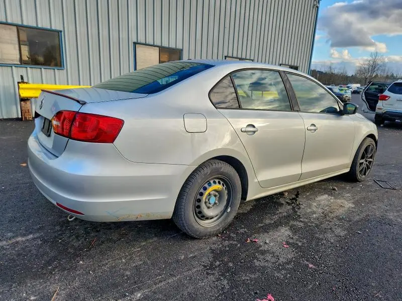 2011 VOLKSWAGEN JETTA BASE  