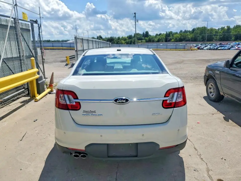 2011 FORD TAURUS SEL  