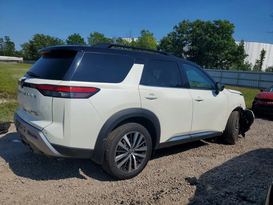2022 NISSAN PATHFINDER PLATINUM  