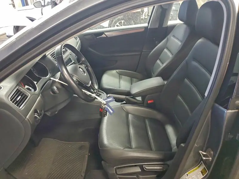 2017 VOLKSWAGEN JETTA SE  