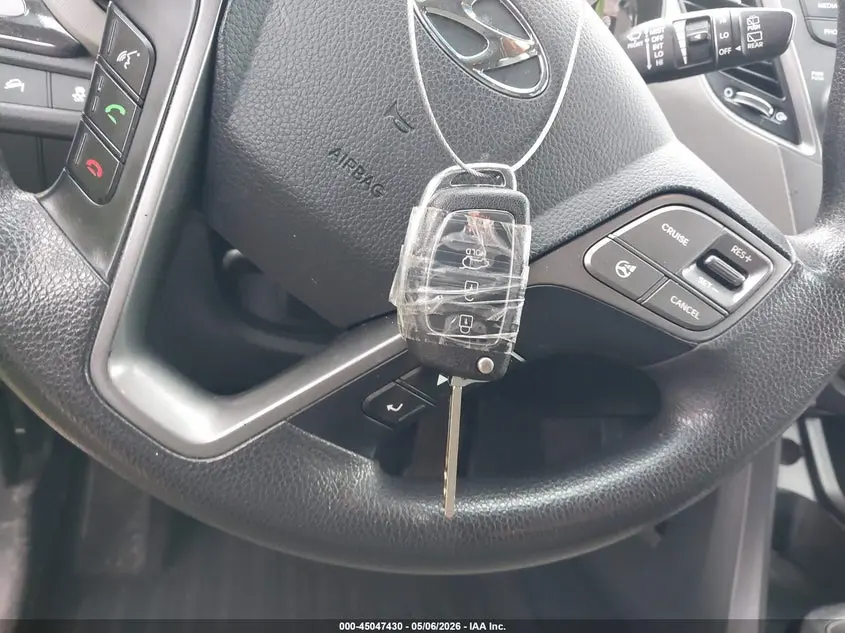 2016 HYUNDAI SANTA FE SE