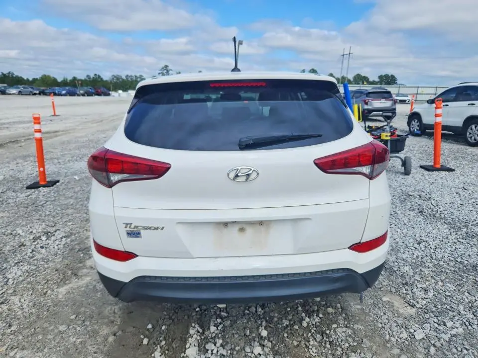 2016 HYUNDAI TUCSON SE  