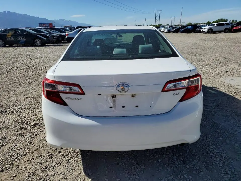 2014 TOYOTA CAMRY LE  