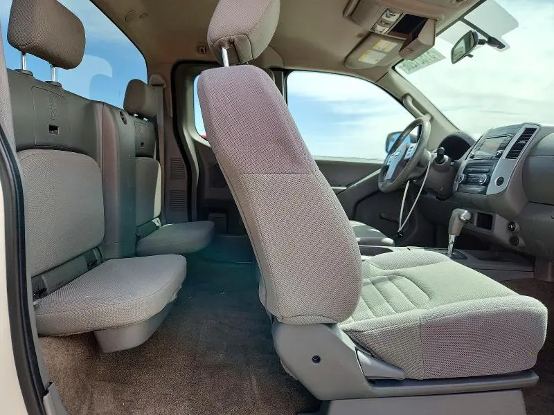 2017 NISSAN FRONTIER S  
