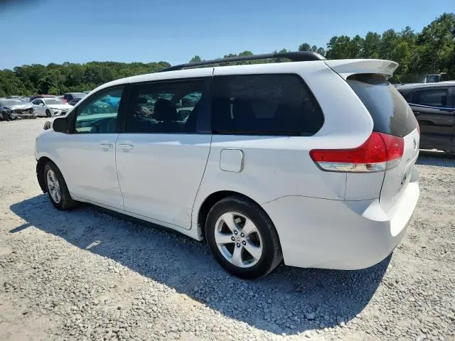 2014 TOYOTA SIENNA LE  