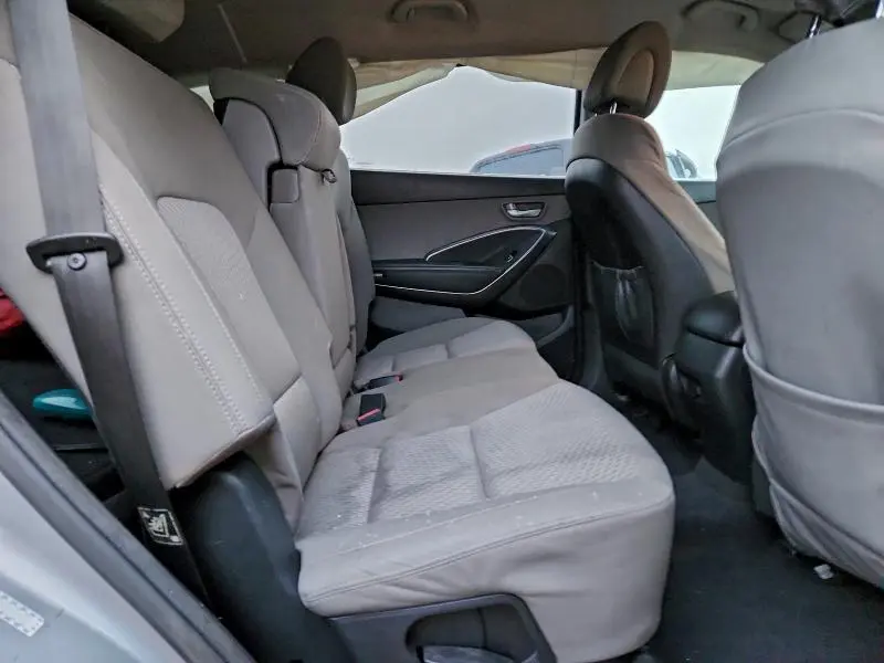 2016 HYUNDAI SANTA FE SE  