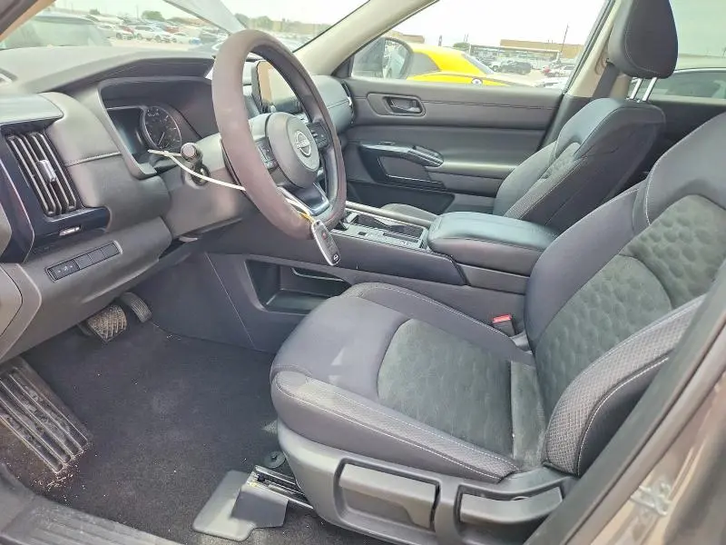 2025 NISSAN PATHFINDER S  