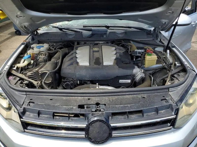 2012 VOLKSWAGEN TOUAREG V6 TDI  