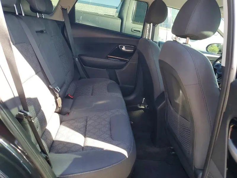 2022 KIA NIRO LXS  