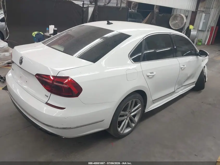 2017 VOLKSWAGEN PASSAT 1.8T R-LINE