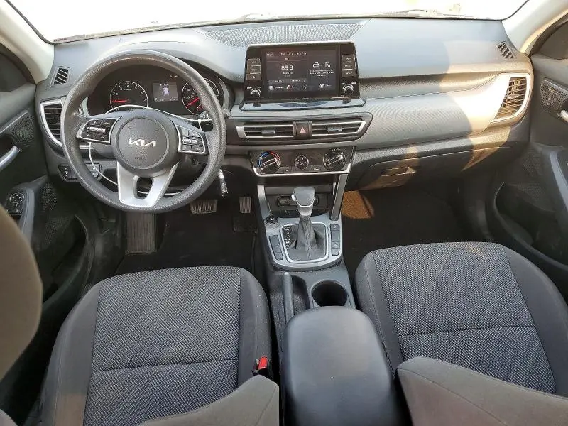 2022 KIA SELTOS LX  