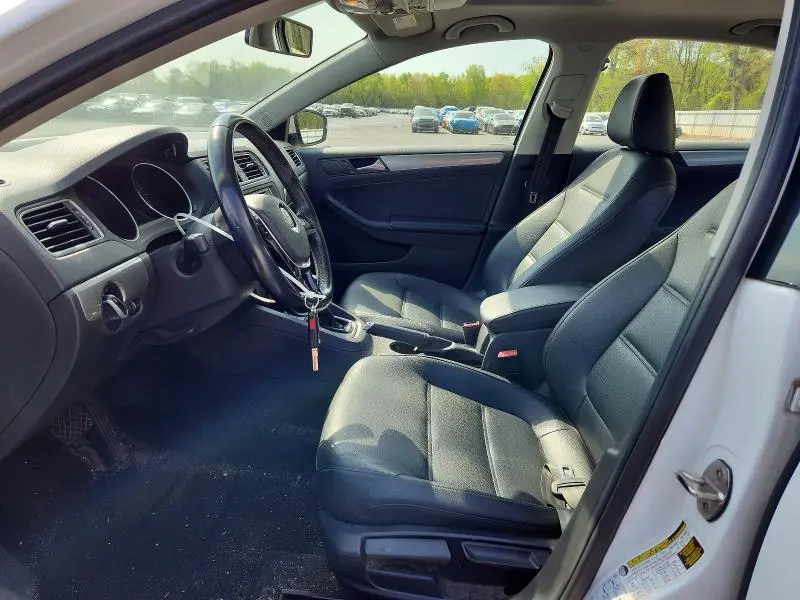 2016 VOLKSWAGEN JETTA SE  