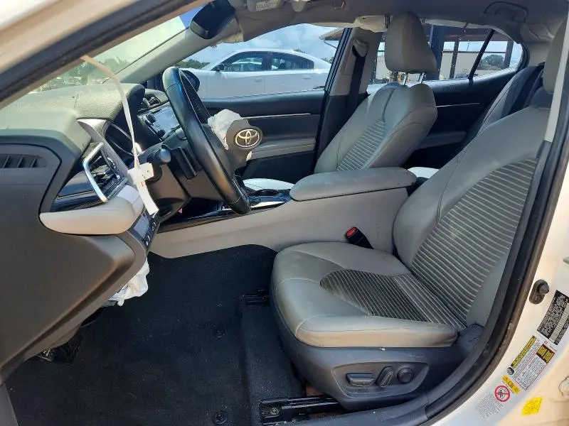 2018 TOYOTA CAMRY SE  