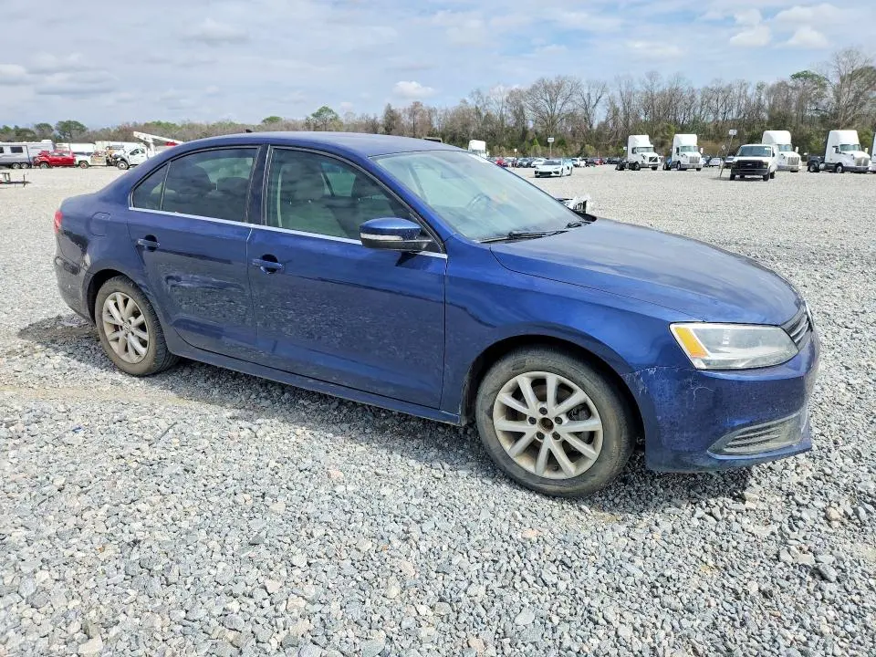 2014 VOLKSWAGEN JETTA SE  