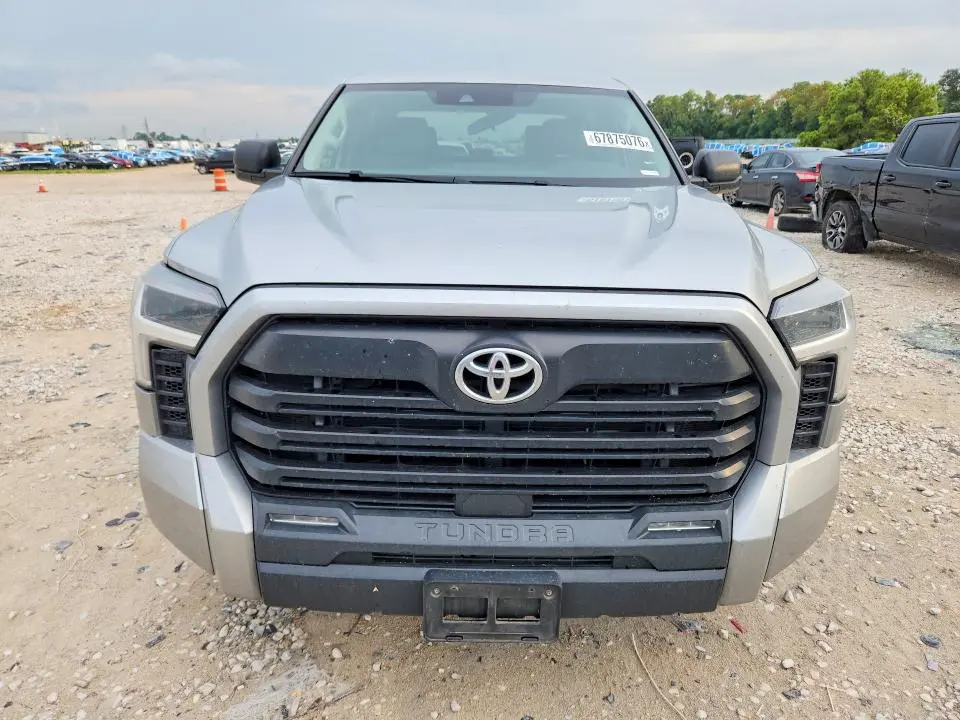 2022 TOYOTA TUNDRA SR5  