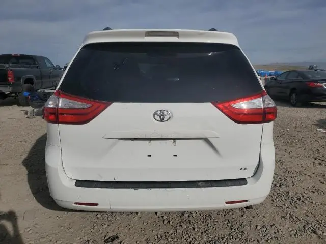 2015 TOYOTA SIENNA LE  