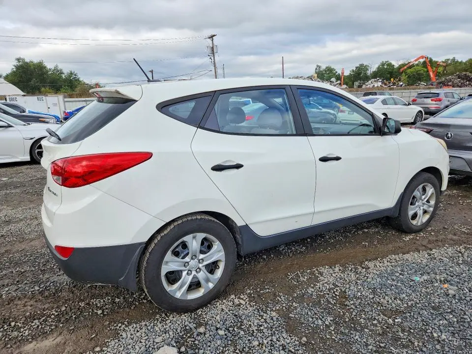 2011 HYUNDAI TUCSON GL  