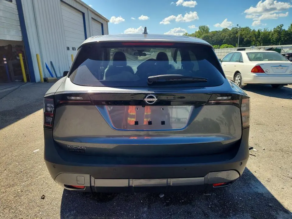 2025 NISSAN KICKS SV  