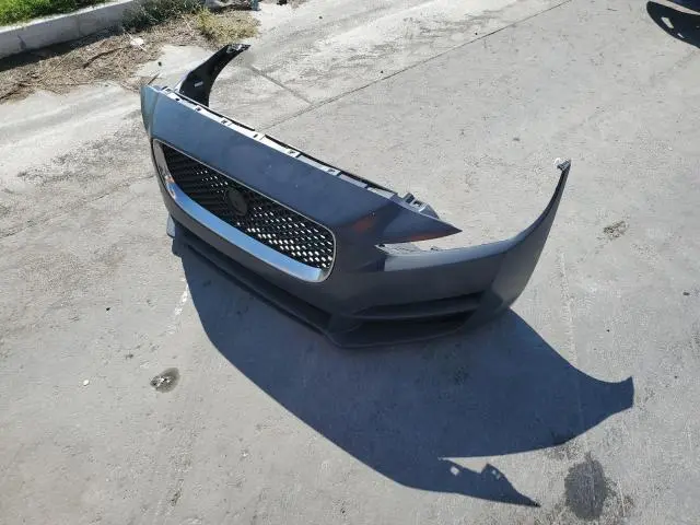 2019 JAGUAR XE