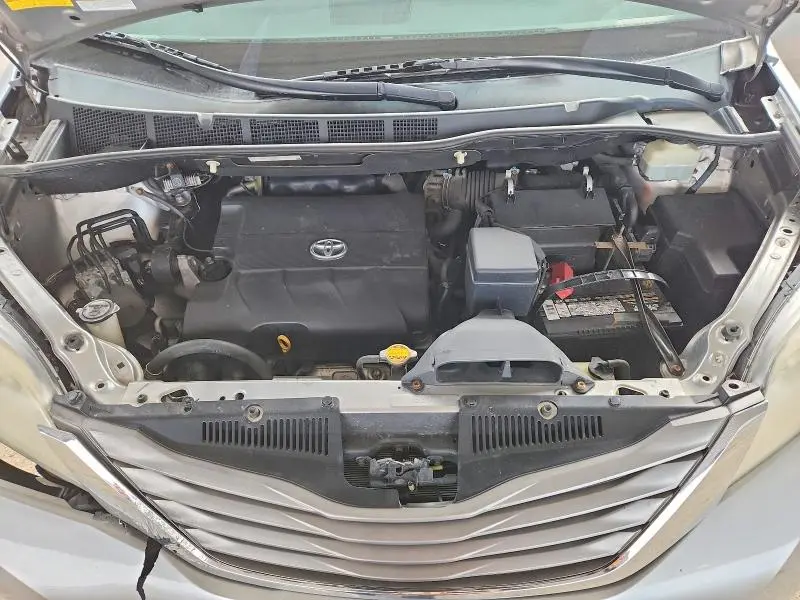 2011 TOYOTA SIENNA XLE 7-PASSENGER  