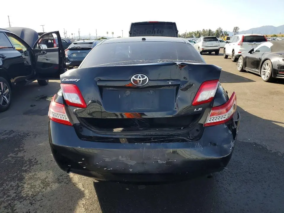 2011 TOYOTA CAMRY LE  
