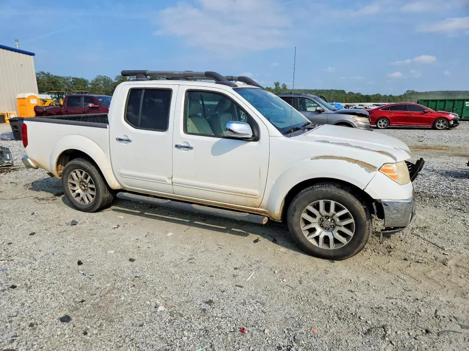 2010 NISSAN FRONTIER SE V6  
