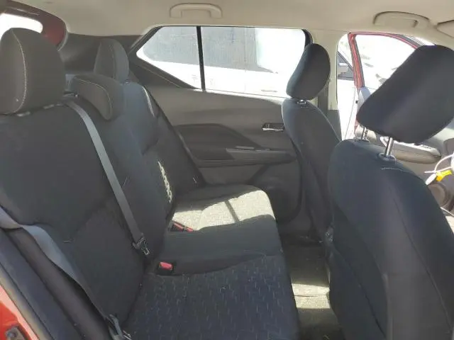 2022 NISSAN KICKS SV  