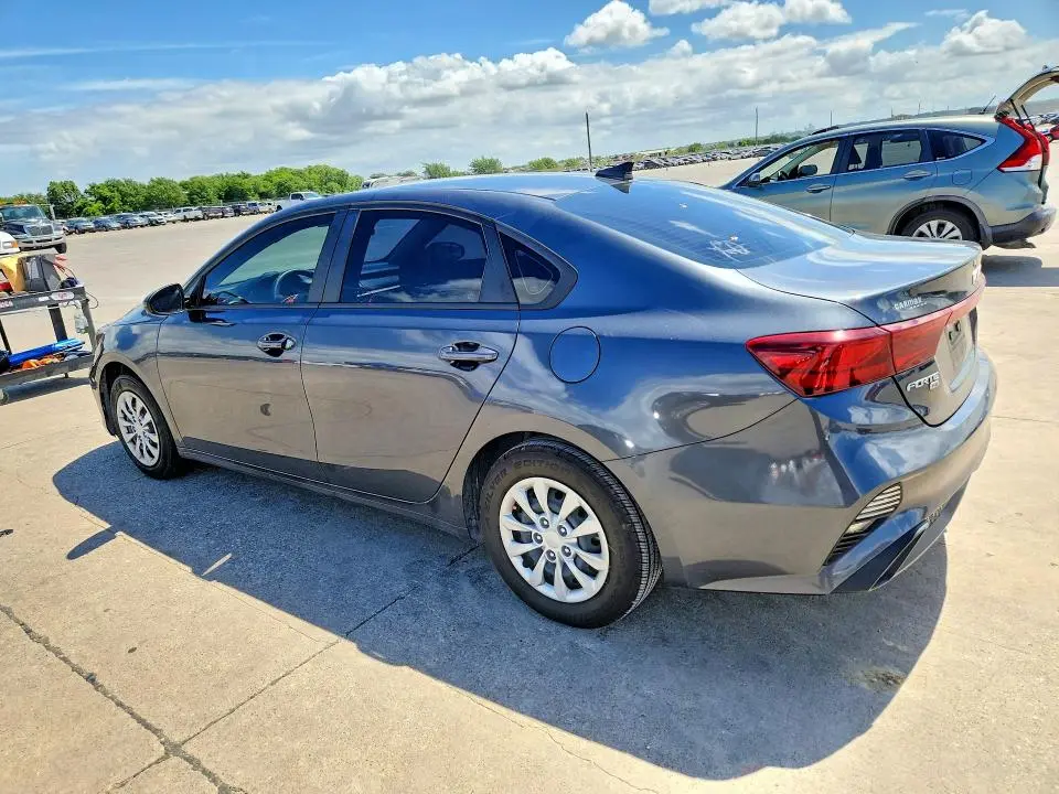2023 KIA FORTE LX  