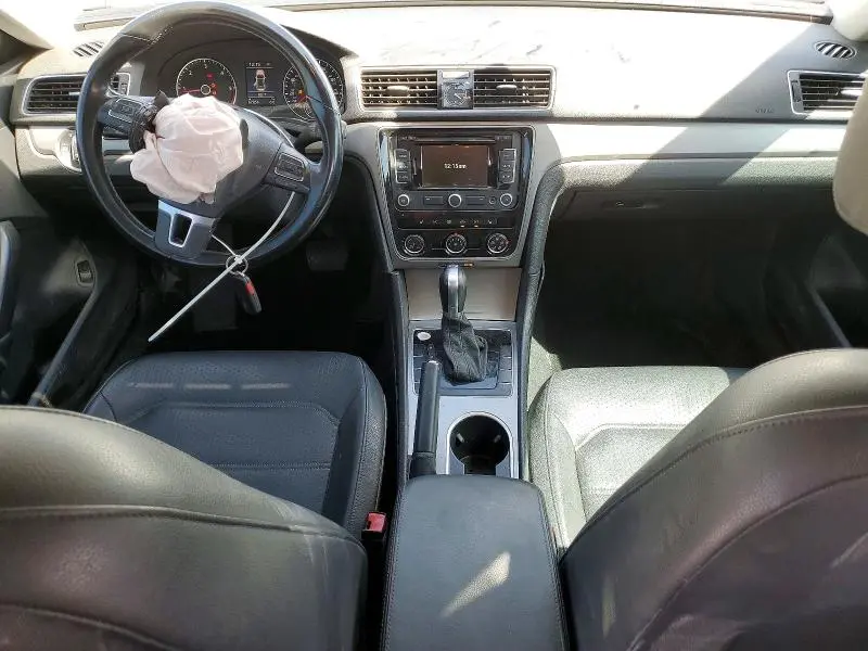 2015 VOLKSWAGEN PASSAT SE  