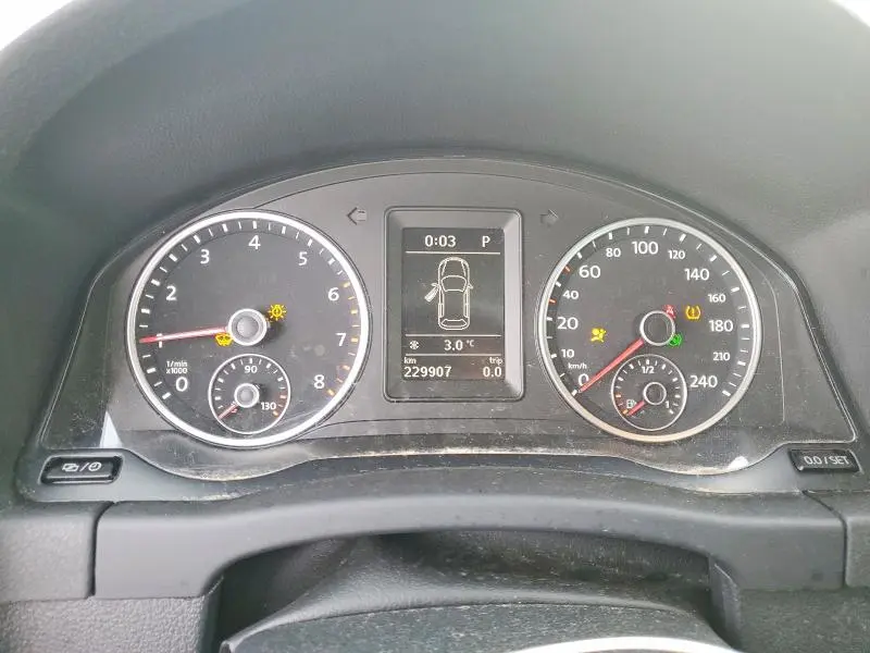 2016 VOLKSWAGEN TIGUAN   