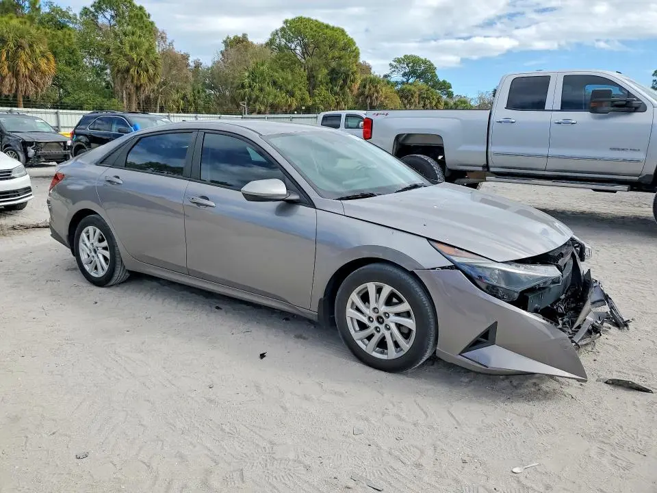 2021 HYUNDAI ELANTRA SEL  