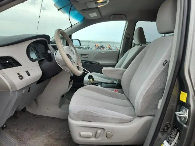 2011 TOYOTA SIENNA LE  