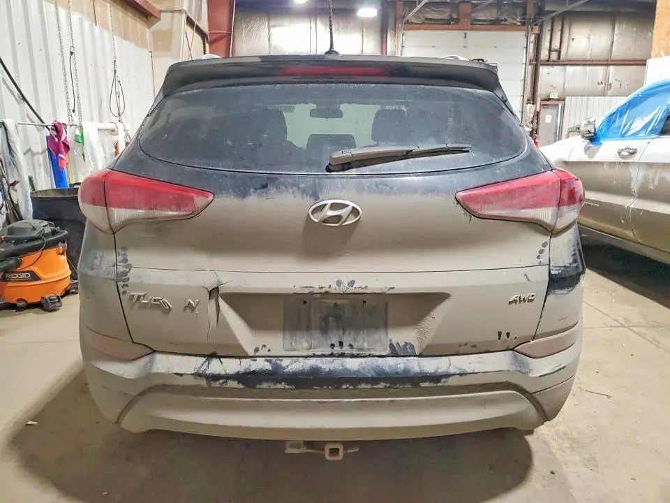 2017 HYUNDAI TUCSON SE  