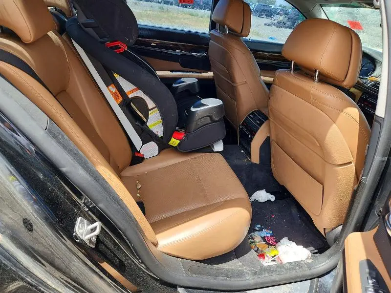 2013 BMW 750 XI  