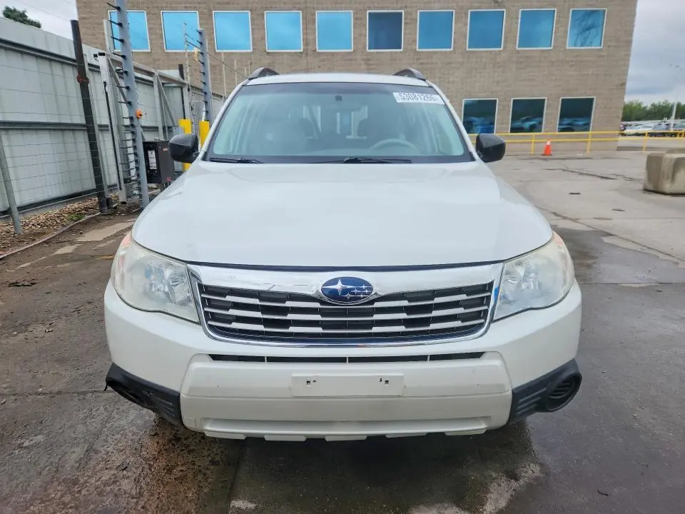 2010 SUBARU FORESTER XS  