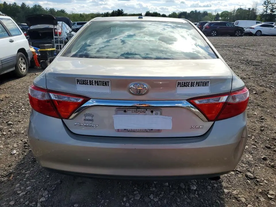 2015 TOYOTA CAMRY XLE  