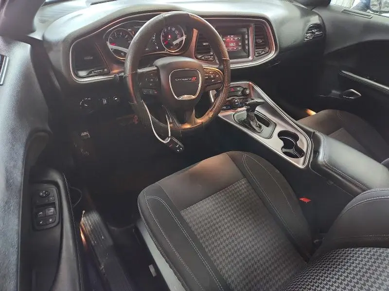 2017 DODGE CHALLENGER SXT  
