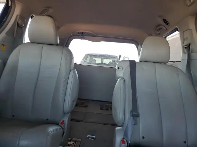 2011 TOYOTA SIENNA XLE  