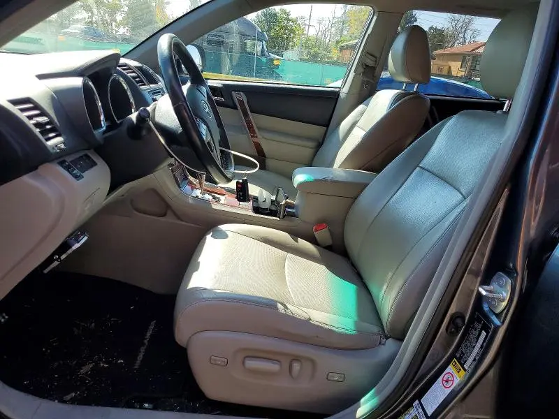2013 TOYOTA HIGHLANDER LIMITED  