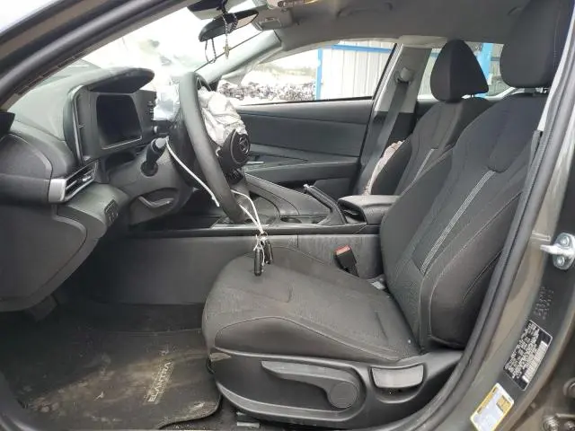 2024 HYUNDAI ELANTRA SE  