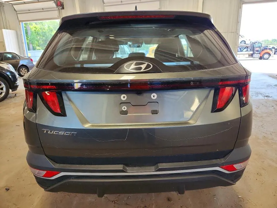 2023 HYUNDAI TUCSON SE  