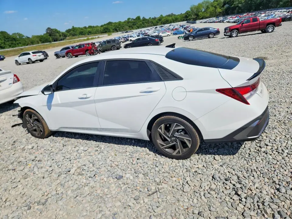 2025 HYUNDAI ELANTRA SEL SPORT  