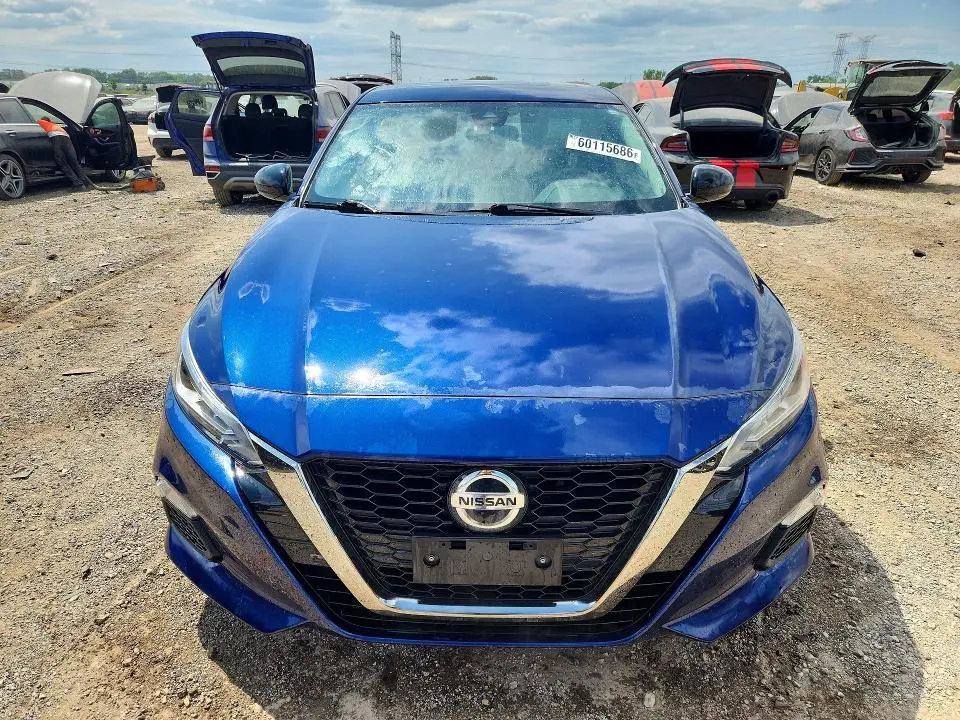 2021 NISSAN ALTIMA SR  