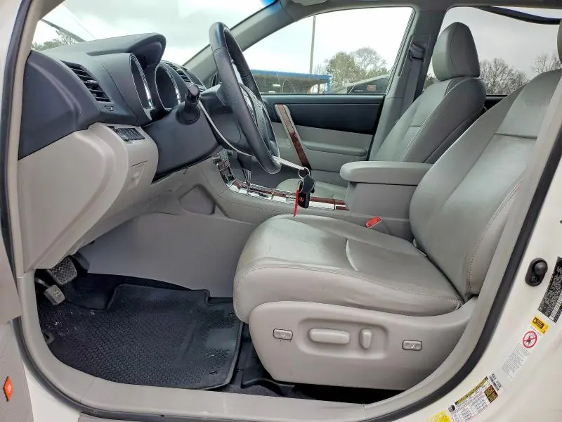 2013 TOYOTA HIGHLANDER LIMITED  