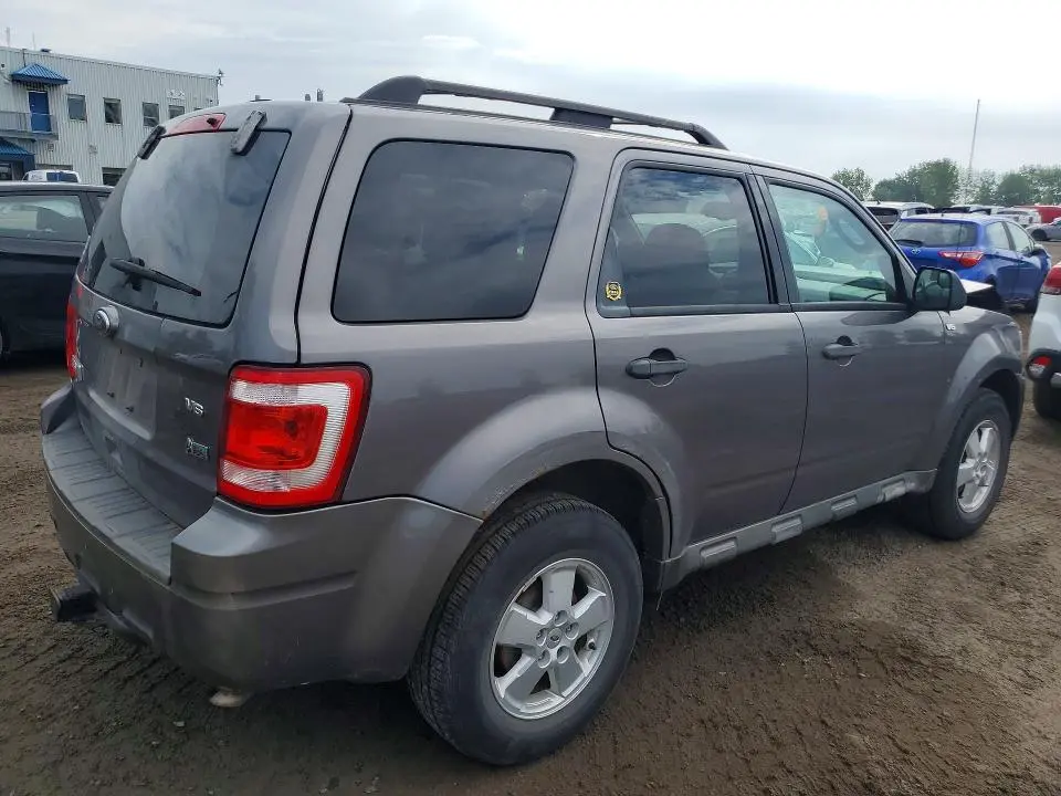 2010 FORD ESCAPE XLT  